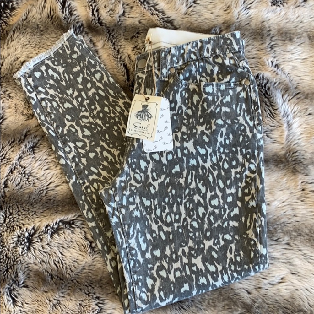 NWT Leopard Print Skinny Jeans